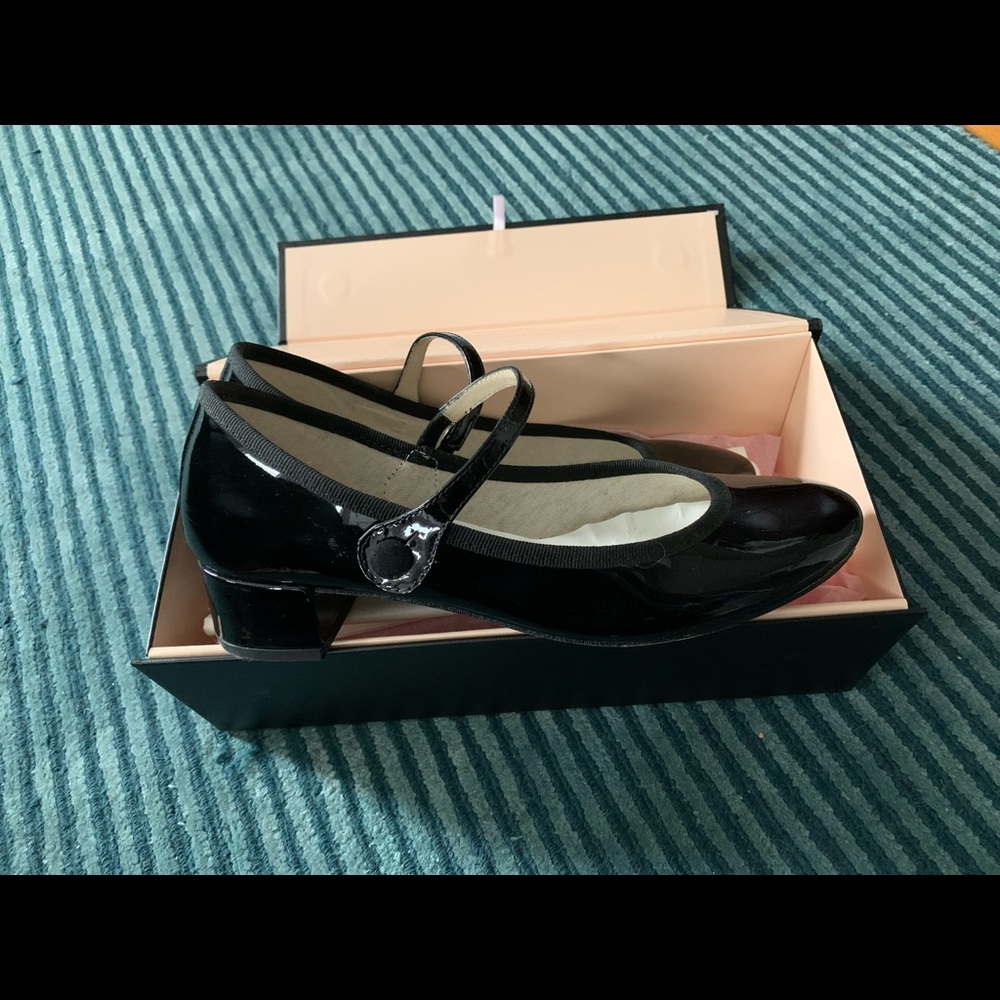 Repetto Rose Patent Mary Jane Black as seen on Kate Moss